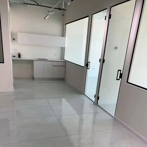 ניקיון משרד אחרי שיפוץ בחדרה כולל שטיפת רצפה וניקוי יסודי