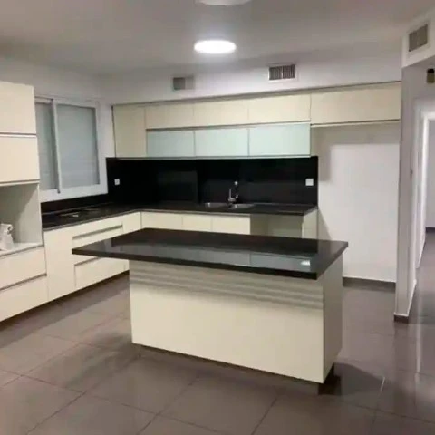 ניקיון מטבח ודירה אחרי שיפוץ בחדרה על ידי דורון אחזקות