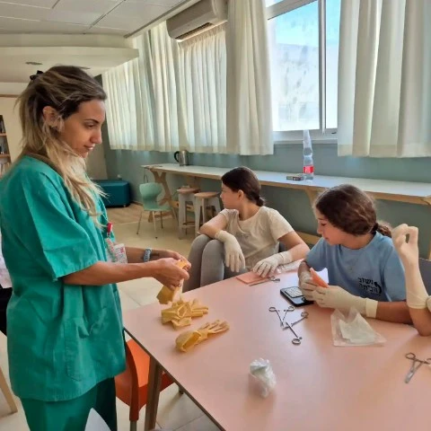 סדנה מעשית לתלמידים במסגרת תוכניות ההעשרה של יאסא צפון בקריית שמונה