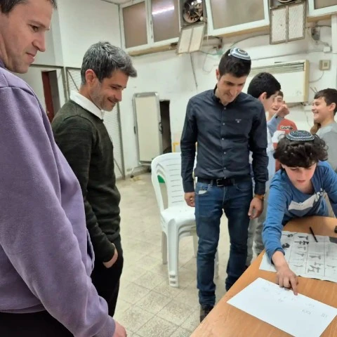למידה קבוצתית ופעילות העשרה לתלמידים במרכז המצוינות יאסא צפון בקריית שמונה